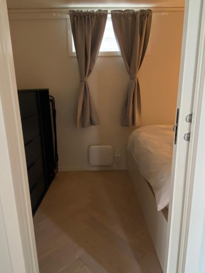 Entire Renovated Apartment From 1780 With Kitchen, Bath, Bedroom, And Living Room In Skuteviken Bergen Exterior photo